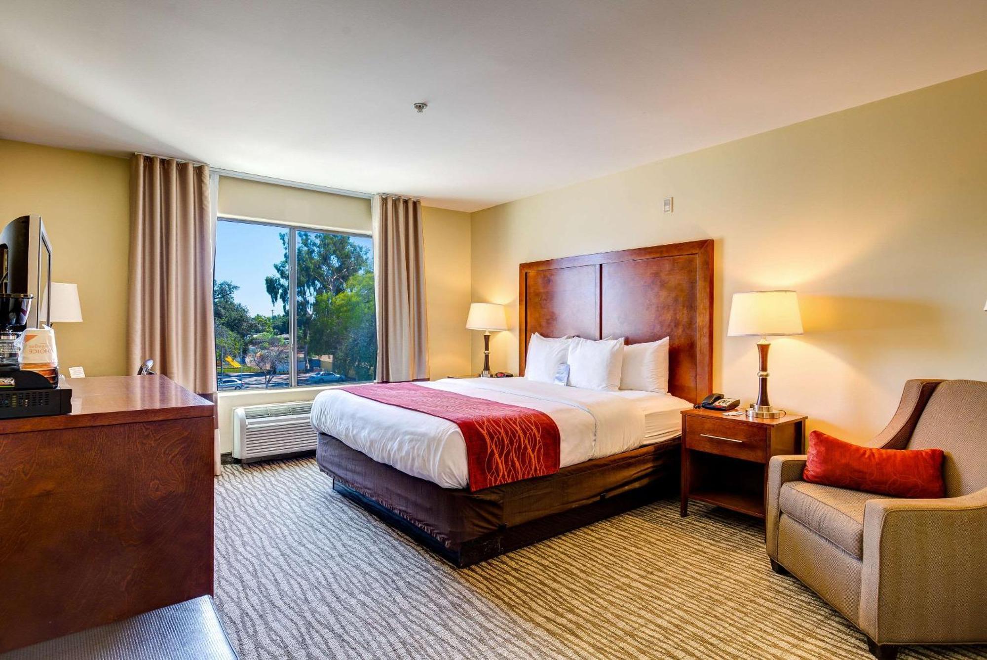 Comfort Inn Pomona Near Fairplex מראה חיצוני תמונה